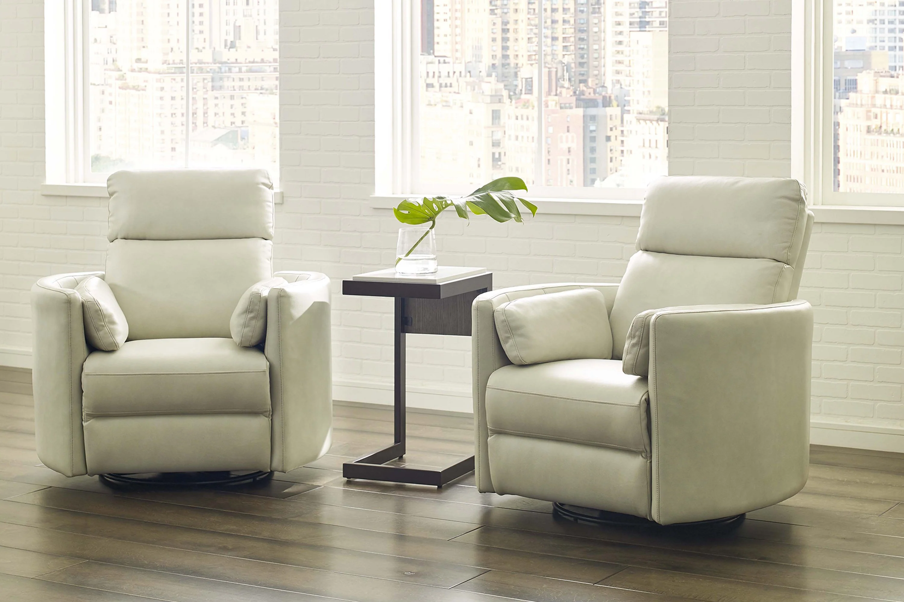RADIUS - FLORENCE IVORY Powered By FreeMotion Power Cordless Swivel Glider Recliner - Image 4